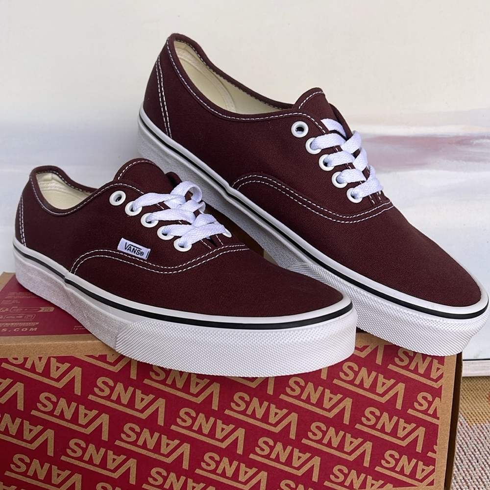 Vans WMNS Authentic
Color Theory Bitter Chocolate 
VN000BW57YO
Sneakers - Picture 5 of 16